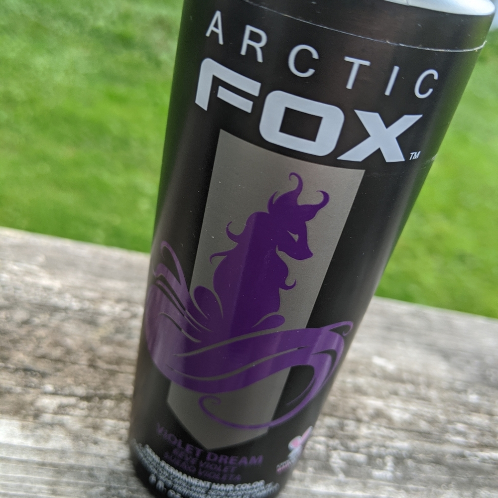 Arctic fox hair dye